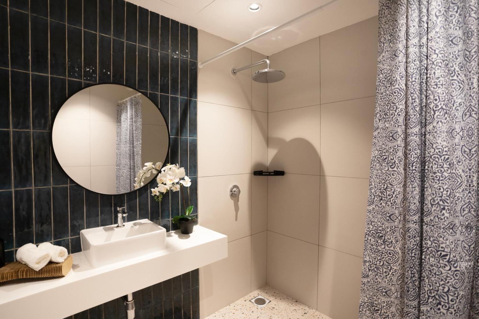 Ukiyo Suites Петалинг Джая Екстериор снимка