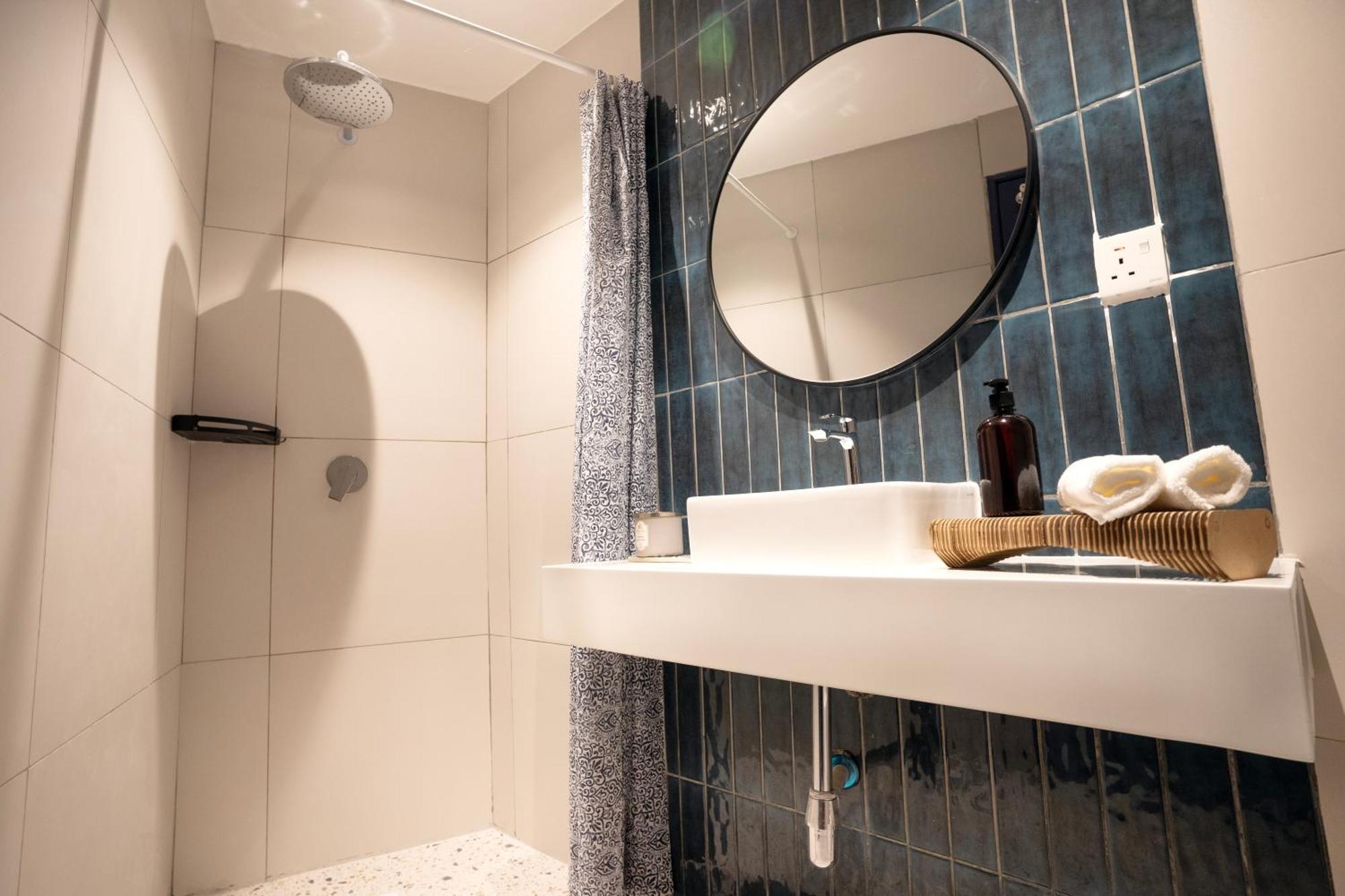 Ukiyo Suites Петалинг Джая Екстериор снимка